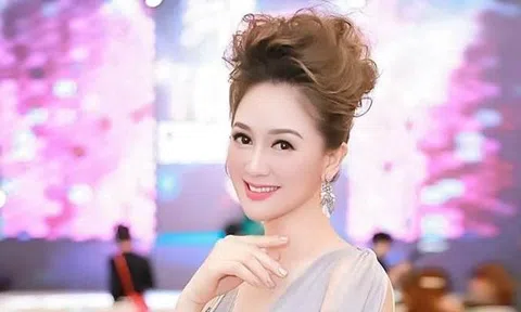 Cuộc sống của Hoa hậu Đàm Lưu Ly sau 28 năm đăng quang: 50 vẫn trẻ đẹp, không muốn nói tới hôn nhân