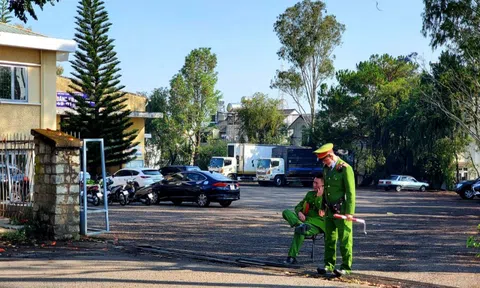 Công an phong tỏa, kiểm tra trung tâm đăng kiểm xe cơ giới ở Đà Lạt