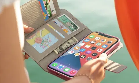 Để thẻ tín dụng trong ốp iPhone, người dùng mất 10.000 USD