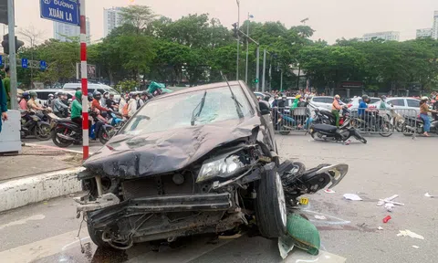 Nguyên nhân vụ xe "điên" tông liên hoàn xe máy tại ngã tư