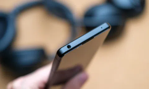 Cổng 3,5 mm trên điện thoại có còn hữu ích?