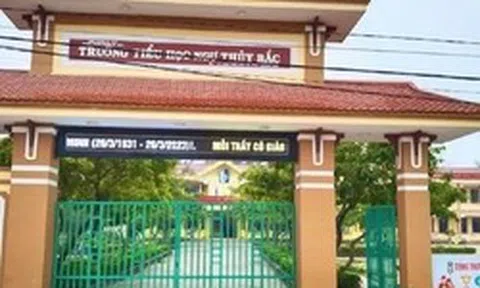 Nguyên nhân bất ngờ khiến hiệu trưởng đánh hiệu phó tại sân trường