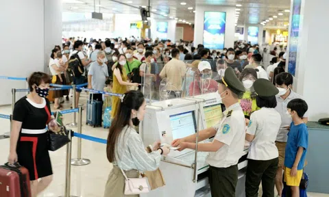 Thí điểm ứng dụng CCCD gắn chip với khách bay tại Nội Bài