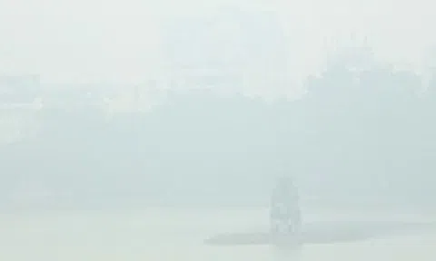 Bao giờ Hà Nội mới kết thúc mưa phùn, nồm ẩm?