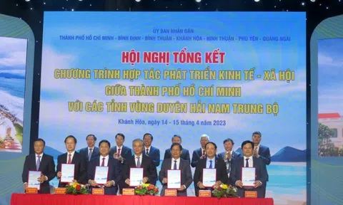 Ký kết hợp tác giữa Tp.HCM và các tỉnh duyên hải Nam Trung bộ