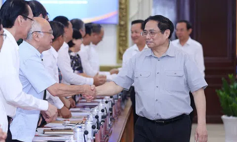 Để TP HCM tự tin phát triển