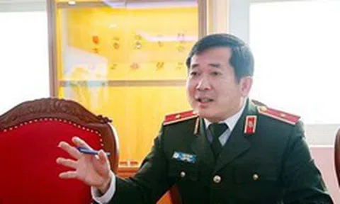 Thiếu tướng Đinh Văn Nơi nhận tin tố giác qua số điện thoại cá nhân