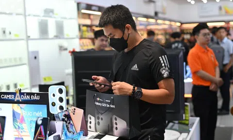 Nguồn thu bí mật của đại lý di động Việt Nam