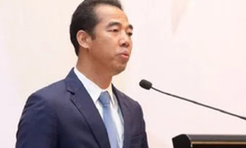 Vợ cựu thứ trưởng Tô Anh Dũng nhận túi quà 50.000 USD tại quán cà phê