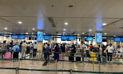 Sân bay Tân Sơn Nhất đón gần 127.000 khách trong ngày 28/4