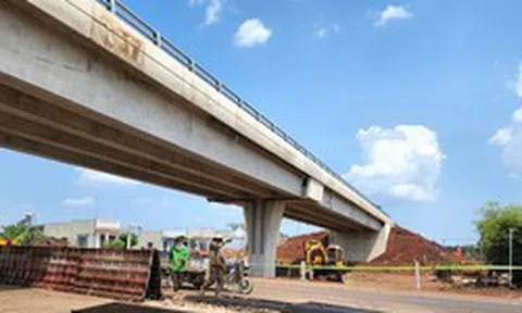 Cao tốc Phan Thiết-Dầu Giây vẫn ngổn ngang trước giờ thông xe ngày mai