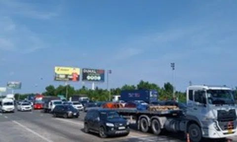 Giải quyết tình trạng ùn ứ trên cao tốc TP.HCM - Long Thành