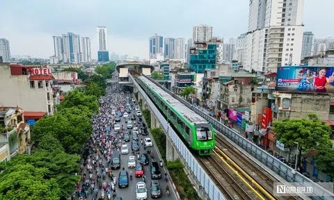 Giao thông Hà Nội đông đúc trở lại sau kỳ nghỉ lễ