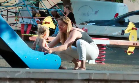 Amber Heard rời Hollywood