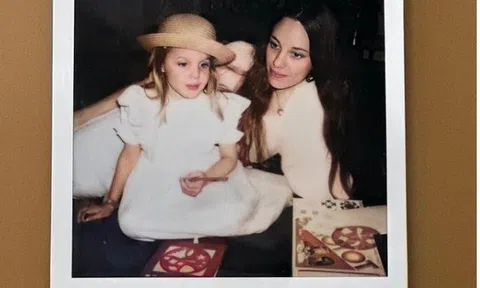 Angelina Jolie: 'Phụ nữ nên chăm sóc sức khỏe bản thân'