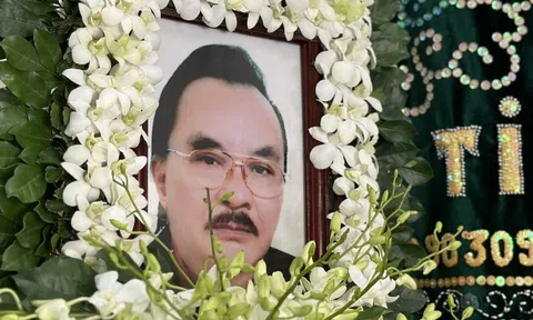 Gia đình, bạn hữu tiễn biệt nghệ sĩ Hồng Đức