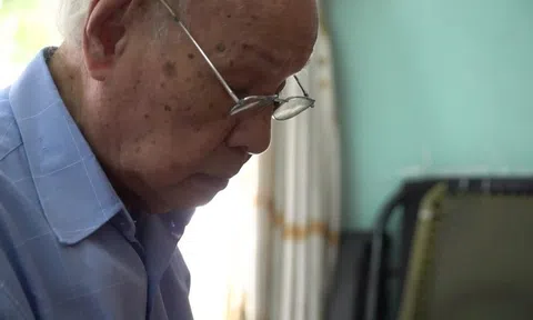 Nhạc sĩ Trương Quang Lục tự học ở tuổi 90