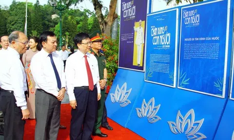 Khai mạc triển lãm chuyên đề "Hồ Chí Minh - Chân dung một con người"