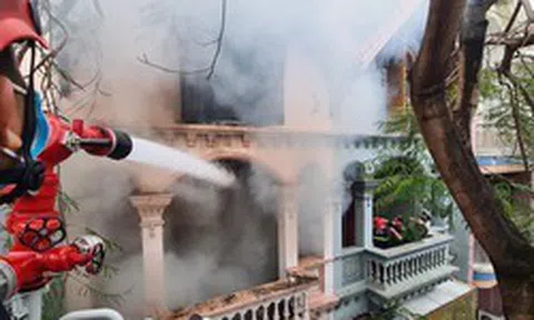 Cháy quán bar ở phố Tây Hải Phòng, 3 người mắc kẹt