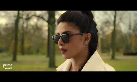 Nữ hoàng sắc đẹp Ấn Độ 10 năm chinh phục Hollywood