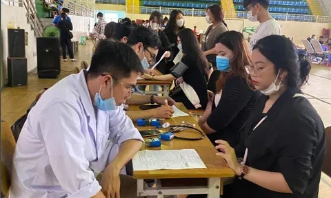 Đà Nẵng: Tư vấn, khám bệnh và phát thuốc miễn phí