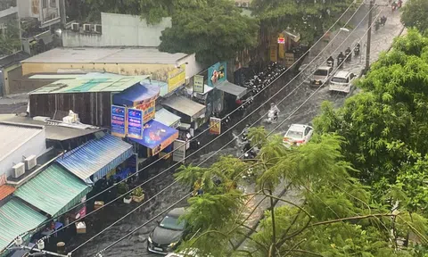 Sau trận mưa lớn gây ngập chiều nay, thời tiết TP HCM và Nam Bộ ra sao?