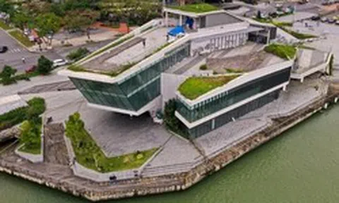 Cận cảnh bến du thuyền trăm tỷ bỏ hoang bên sông Hàn giữa trung tâm Đà Nẵng