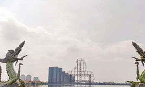 Vì sao biểu tượng bàn tay like ở Hồ Tây bị tháo dỡ