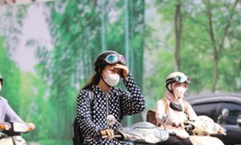 Miền Bắc, miền Trung hôm nay nắng nóng đặc biệt gay gắt