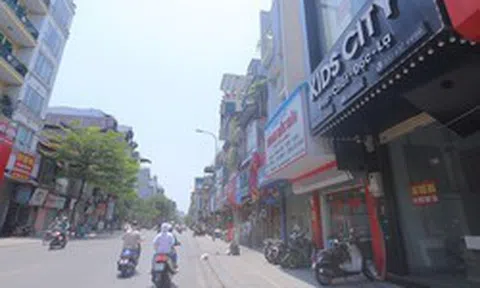 Đoạn đường 'bỏng rát' dưới nắng vì thiếu cây xanh