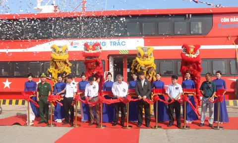 Tàu 2 thân lần đầu tiên hoạt động tuyến vận tải Phan Thiết – Phú Quý