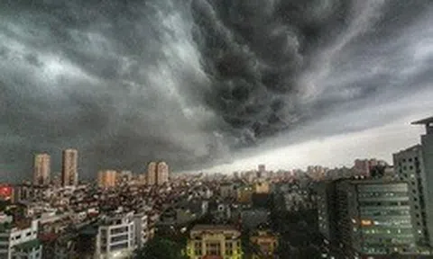 Cảnh báo: Nội thành Hà Nội sẽ có mưa to giải nhiệt, gió giật mạnh trong vài giờ tới