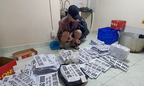 Bắt nhóm ‘tín dụng đen’ từ tờ rơi quảng cáo cho vay tiền nhanh