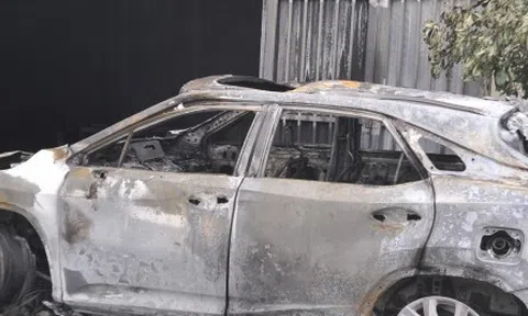 Hiện trường vụ cháy nhiều nhà kho ở Đền Lừ, Hà Nội