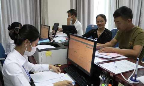 Cán bộ, công chức phải không ham quyền lực, xu nịnh