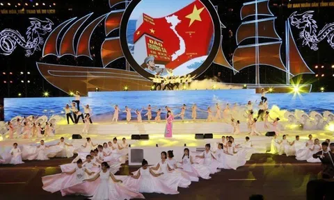 1.653 drone kết hợp trình diễn ánh sáng ở Festival Biển lần thứ 10