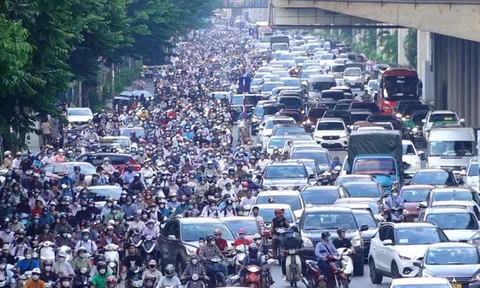 Sắp rào chắn, thu hẹp lòng đường Nguyễn Trãi