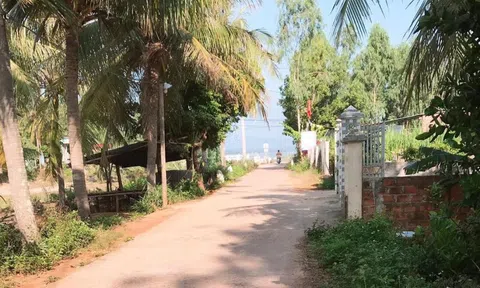 Bé gái 4 tuổi vặn tay ga xe máy, 3 bà cháu tử nạn