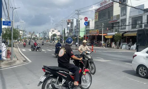 TP HCM: Đường Đặng Thúc Vịnh nguy cơ trở thành "tuyến đường đen"?