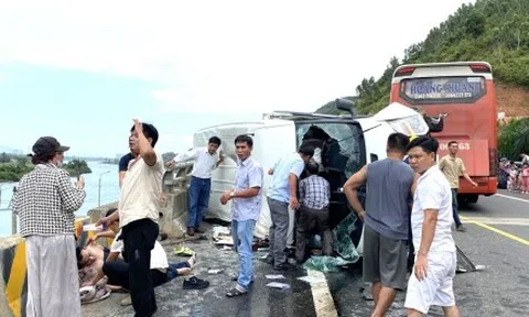 Hai xe khách đâm nhau trên tuyến cao tốc La Sơn -Hòa Liên, nhiều người bị thương