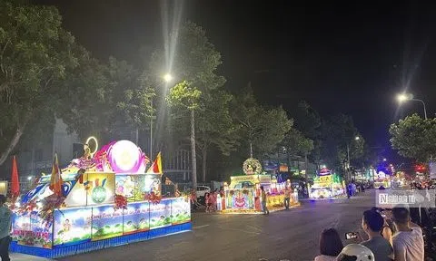 Bình Thuận: 80 xe hoa diễu hành nhân Đại lễ Phật đản