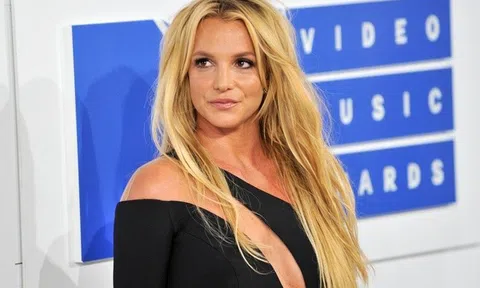 Britney Spears bị chồng cũ dọa kiện
