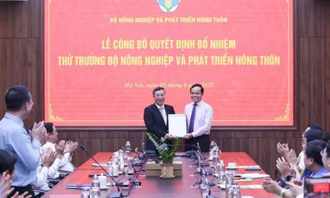 Trao quyết định bổ nhiệm tân Thứ trưởng Bộ NN&PTNT