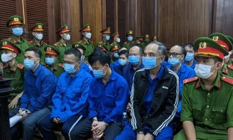 Hàng loạt cán bộ thuế, hải quan TP.HCM hầu tòa trong vụ Thuduc house