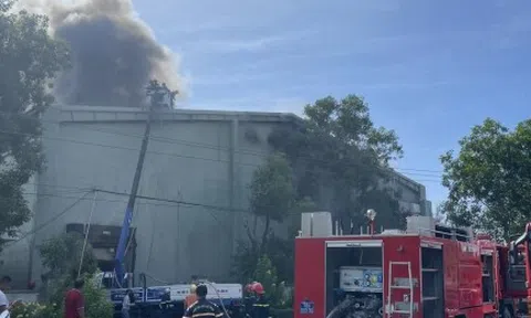 Cháy lớn tại khu công nghiệp ở Phú Yên