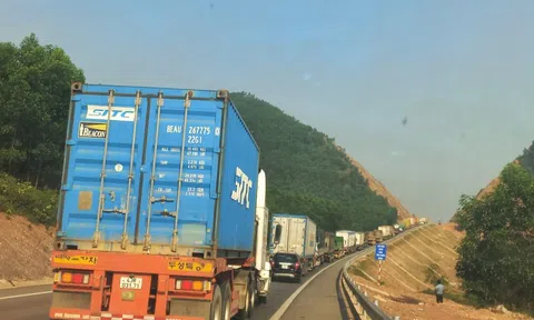 Vì sao xe có tải trọng trên 10 tấn bị cấm vào đường Cam Lộ - La Sơn từ 7-6?