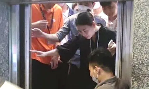 Hà Nội: Thang máy toà nhà Keangnam dừng đột ngột, nhiều người mắc kẹt