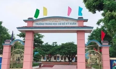 Buộc thôi việc Phó hiệu trưởng nhiều tháng không đi làm