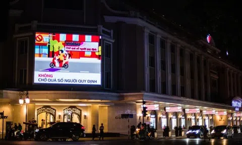 Hình ảnh khác lạ của đường phố Hà Nội khi cắt giảm tiêu thụ điện công cộng vào buổi tối