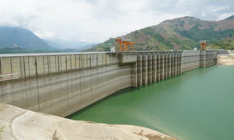Nước về hồ chứa tăng nhẹ, vẫn còn 8 thuỷ điện dừng phát điện
